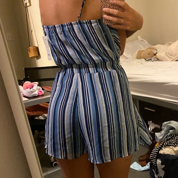 Striped Ruffled Romper - Picture 2 of 3